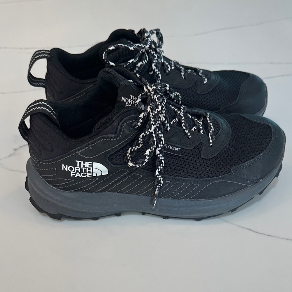 The North Face Kids Black Fastpack Waterproof Hiking Shoe - Picture 3 of 6